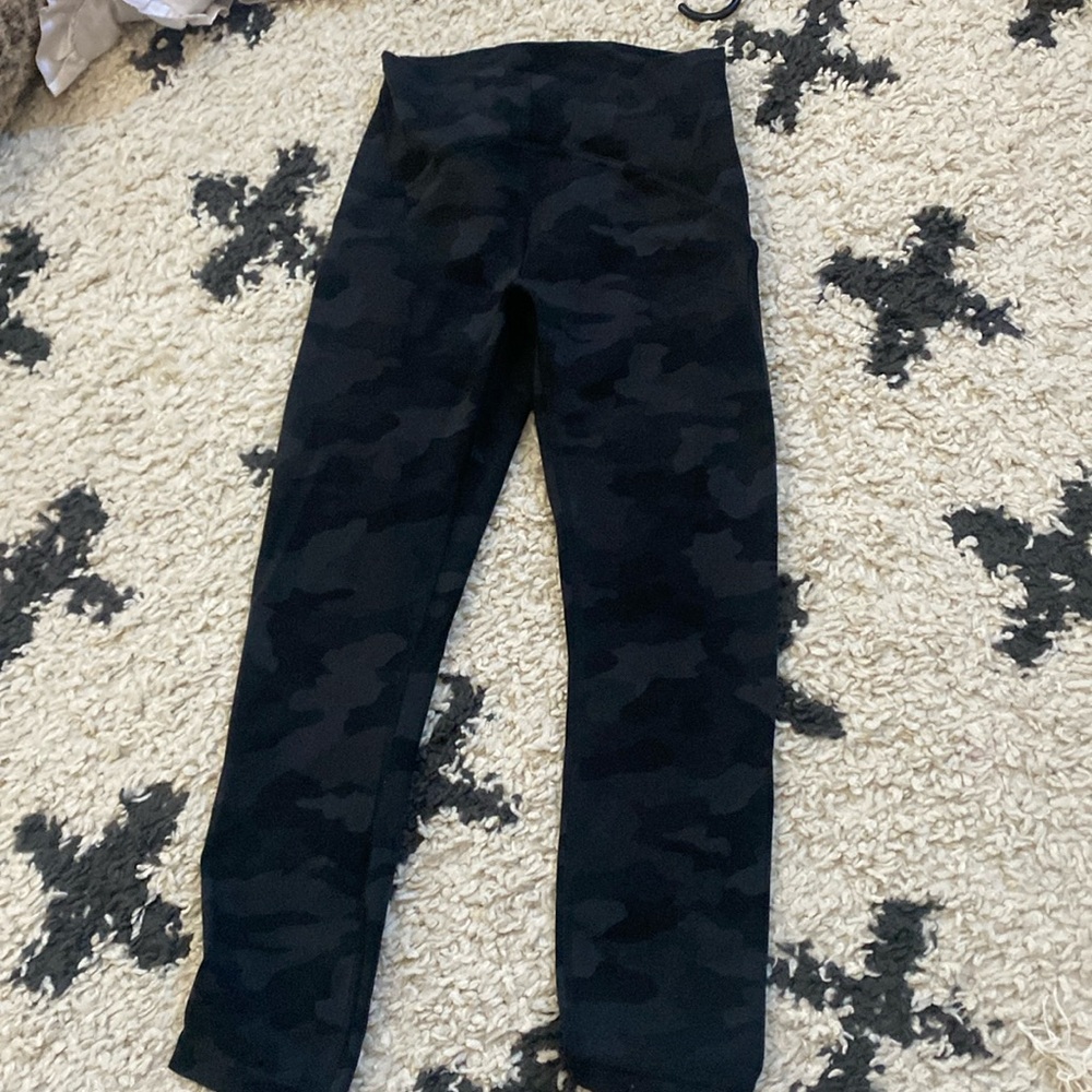 InStill high-rise crop 23” cano leggings